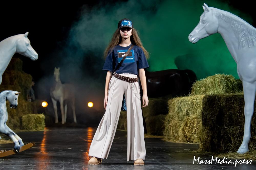 Показ новой коллекции Надежды Шибиной на Magic Fashion Week 2023